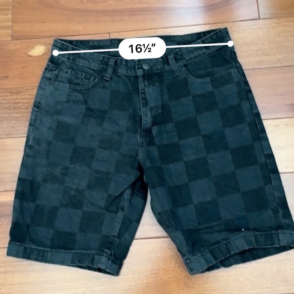 FOREVER 21 JEAN SHORT SIZE 33 - Picture 3 of 3